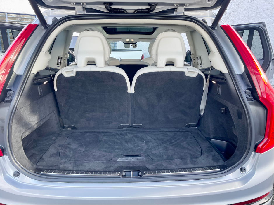 2023 Volvo XC90 - image 23