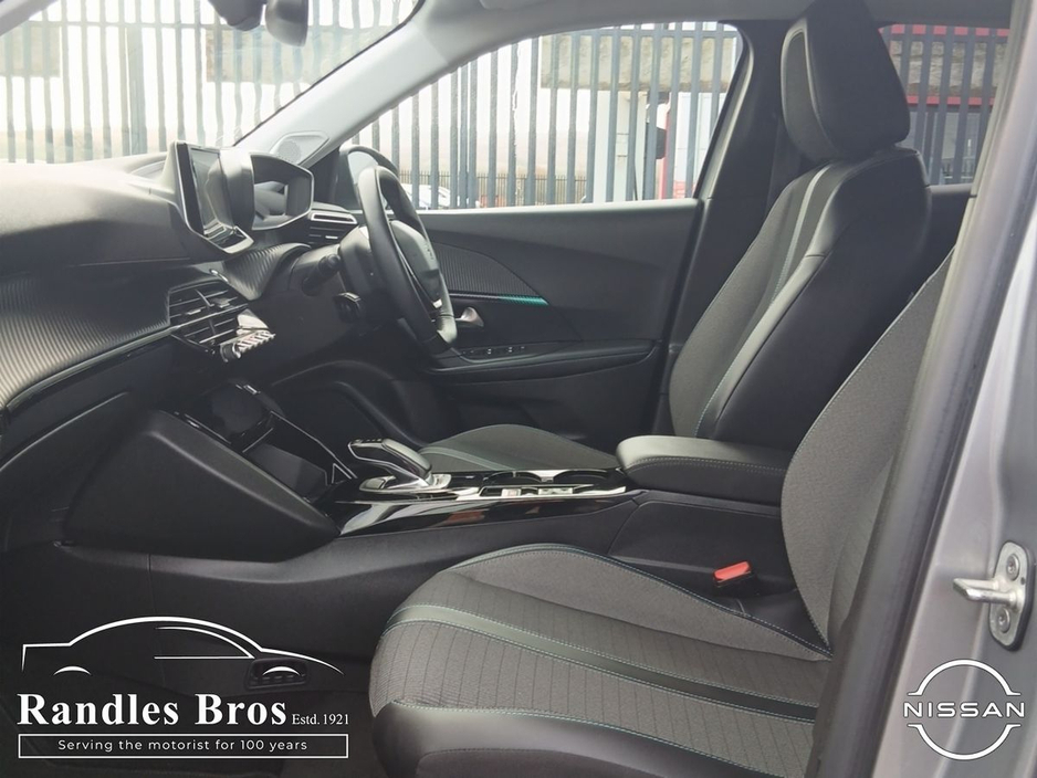 2022 Peugeot 2008 - image 11