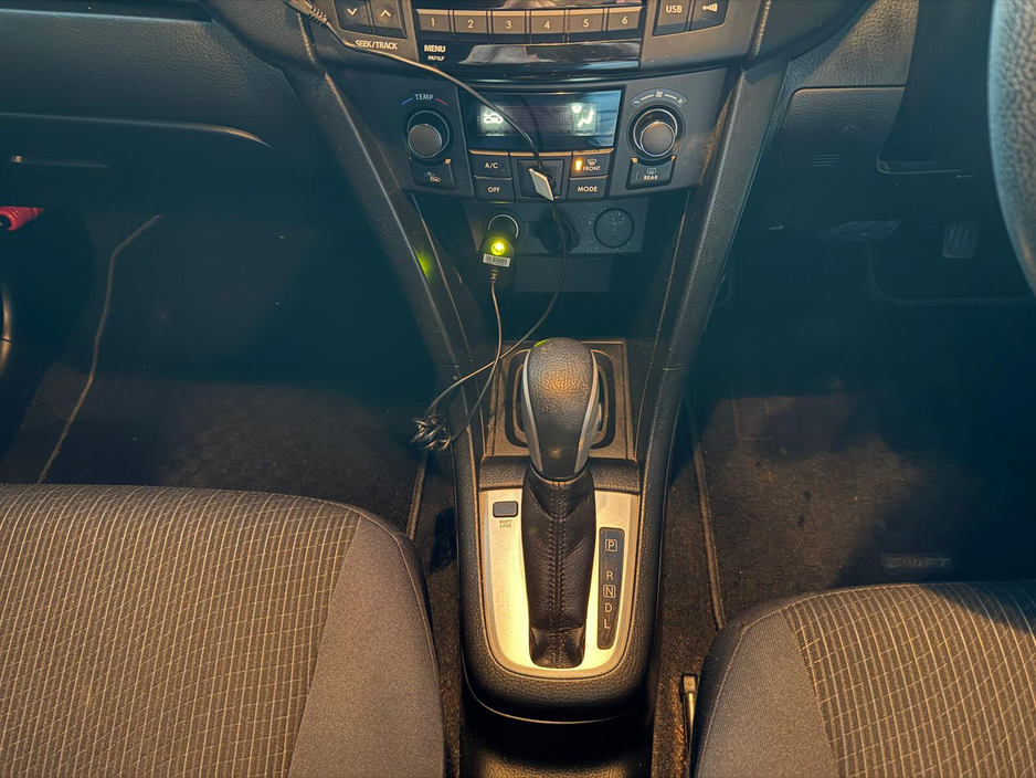 2014 Suzuki Swift - image 15