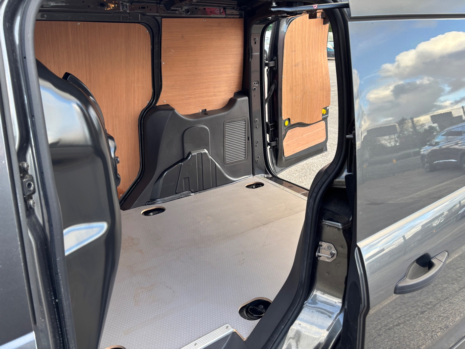 2022 Ford Transit Connect - image 14