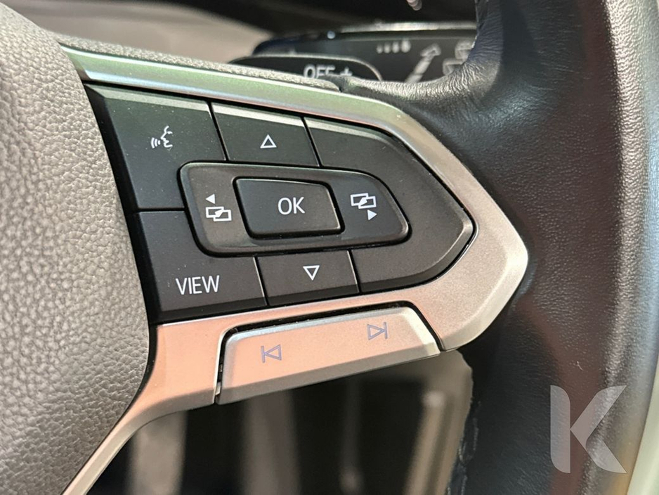 2021 Volkswagen Golf - image 14