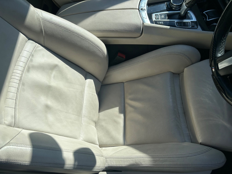 2015 BMW 5 Series - image 12