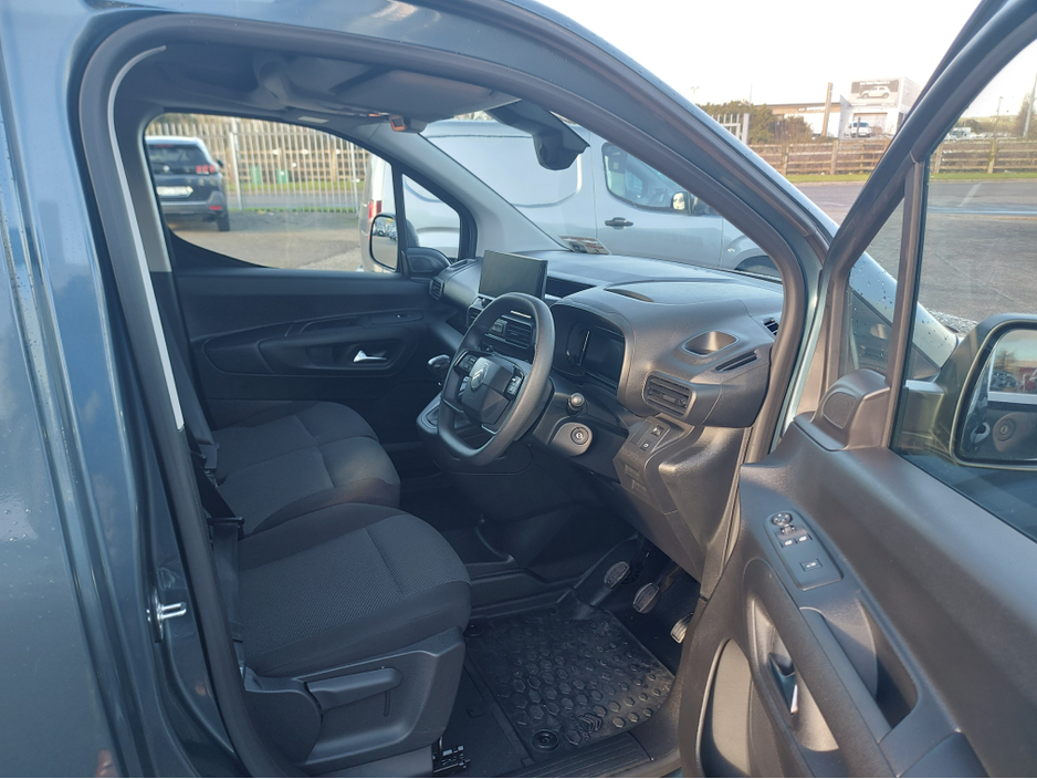 2025 Citroen Berlingo LX PLUS BLUEHDI 100 MWB 650KG €26,500