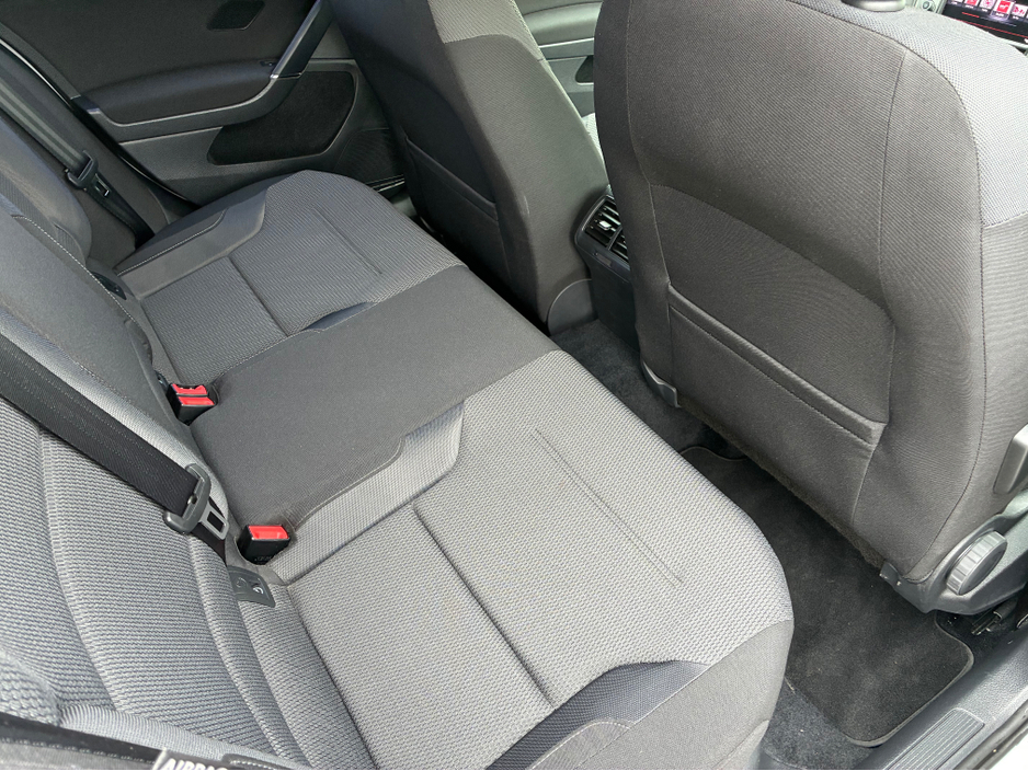 2014 Volkswagen Golf - image 8