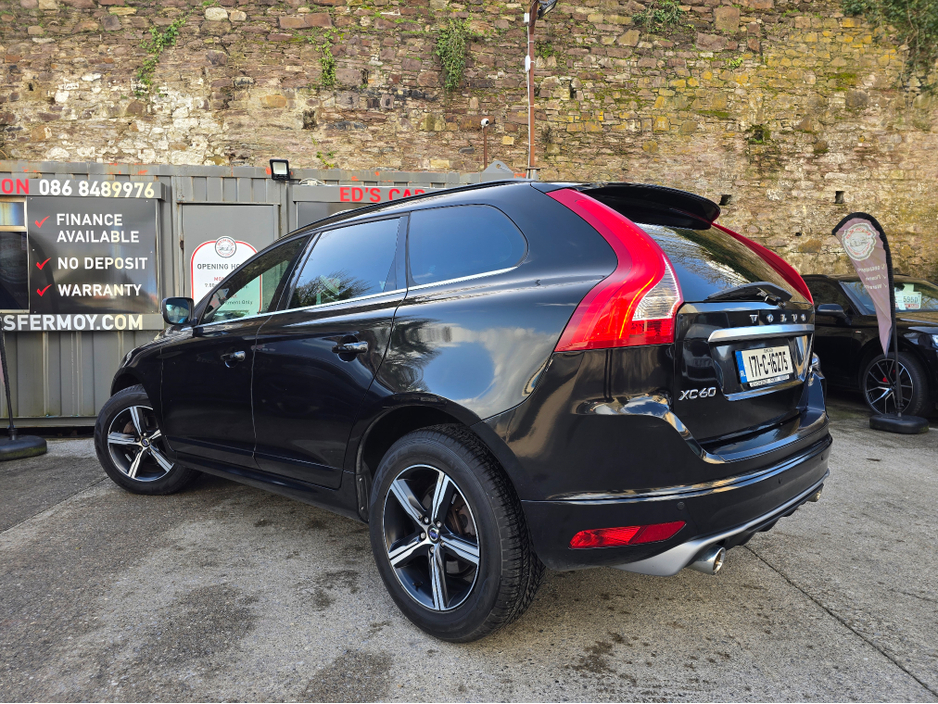 2017 Volvo XC60 - image 7