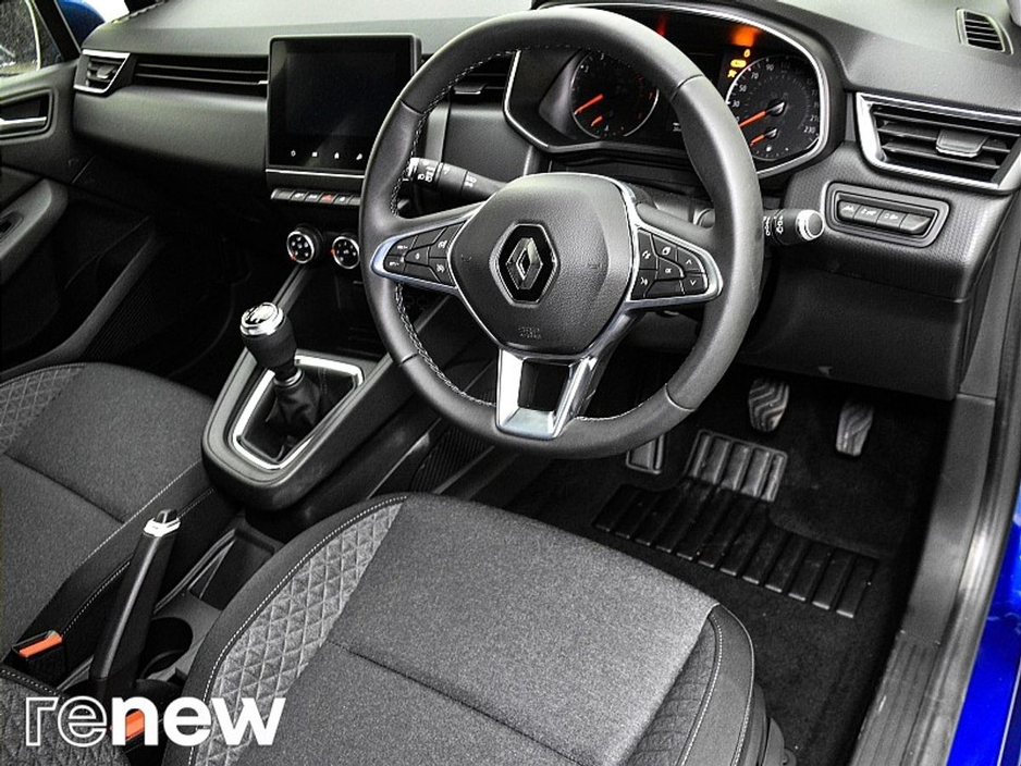 2022 Renault Clio - image 6