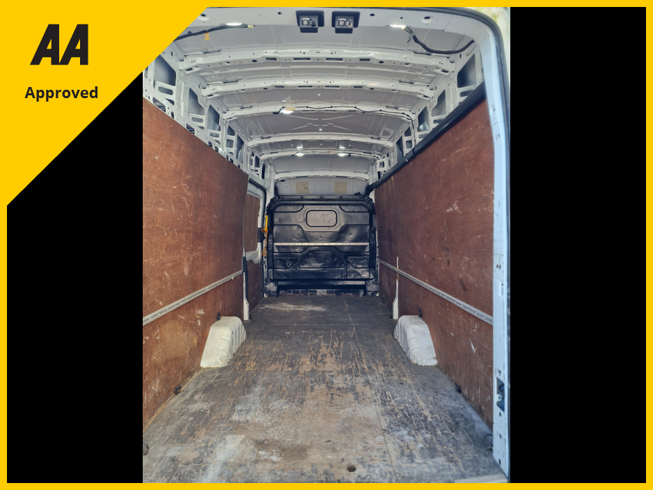 2020 Ford Transit - image 10