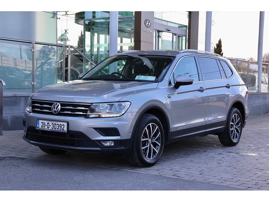 2021 Volkswagen Tiguan - image 3