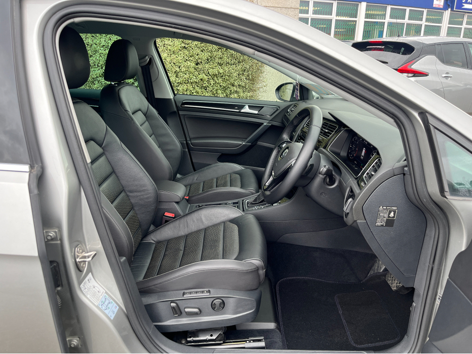 2020 Volkswagen Golf MEISTER HIGHLINE AUTOMATIC 2.0 DIESEL //MASSIVE SPEC//FULL LEATHER HEATED SEATS//DYNAUDIO SOUND SYSTEM//ELECTRIC MEMORY DRIVERS SEAT//REVERSE CAMERA// €21,950