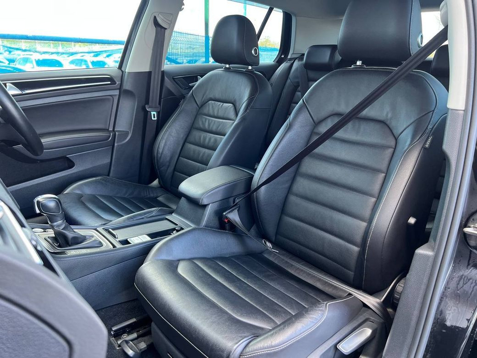 2016 Volkswagen Golf - image 6