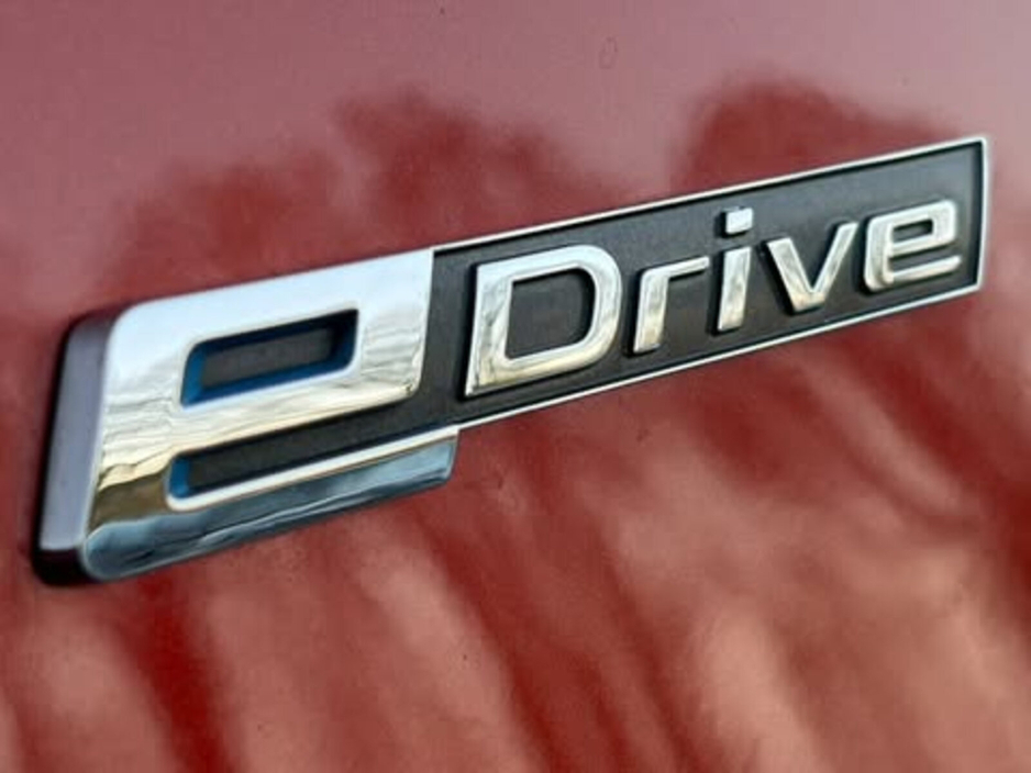 2018 BMW 3 Series 330e M Sport €18,950