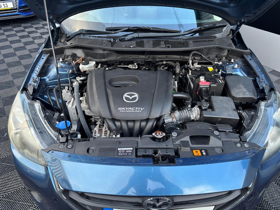 2017 Mazda Demio - image 8