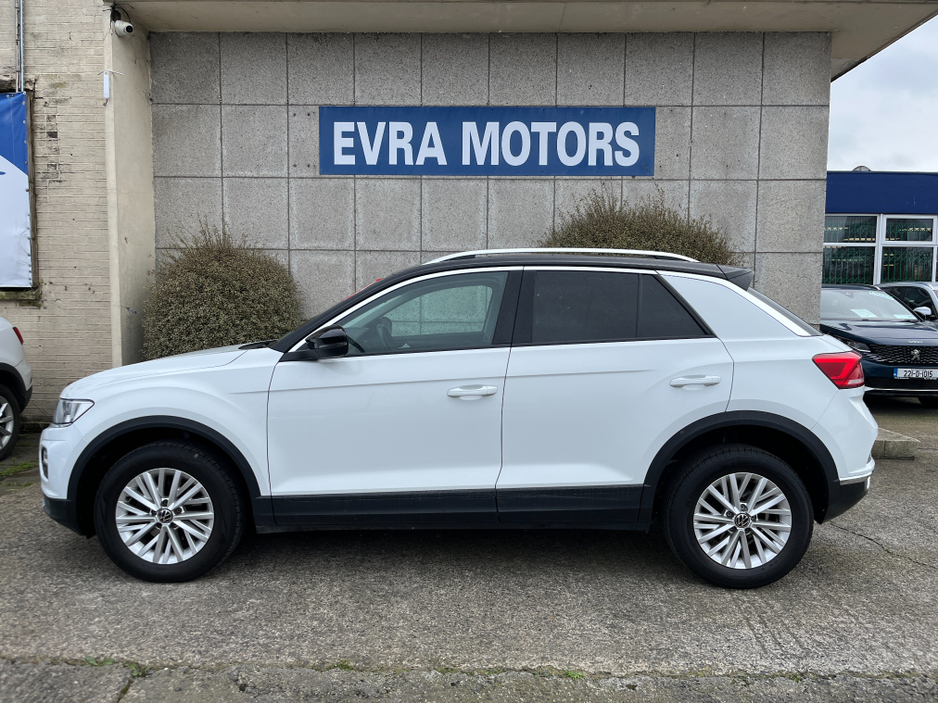 2021 Volkswagen T-Roc - image 6