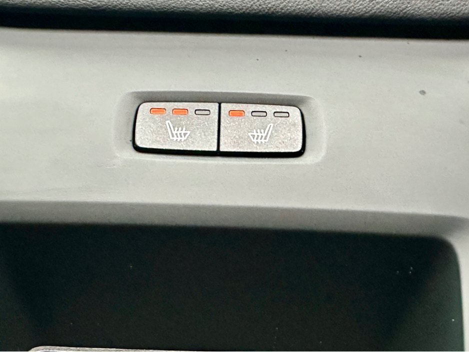 2025 Volvo XC60 T6 AWD PANORAMIC SUNROOF