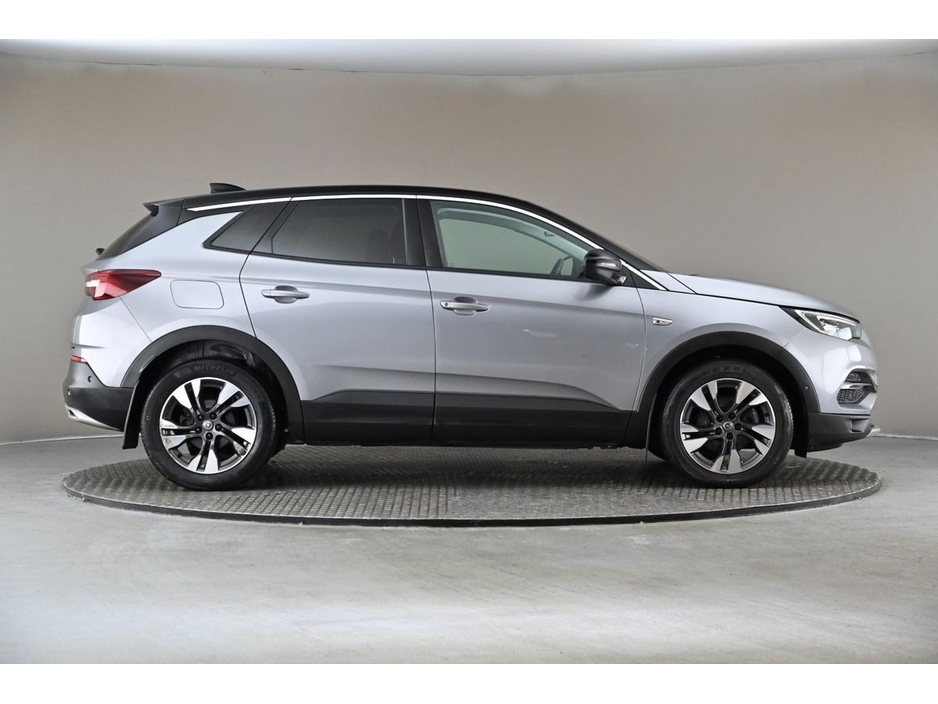 2020 Opel Grandland X - image 11