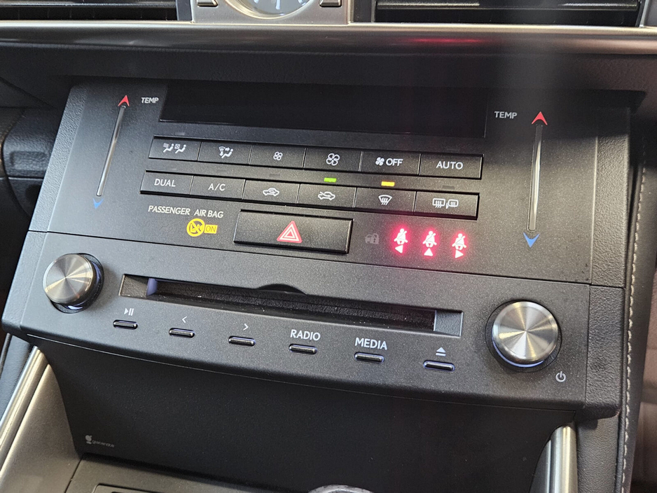 2017 Lexus IS 300 h 300h F-Sport €19,950