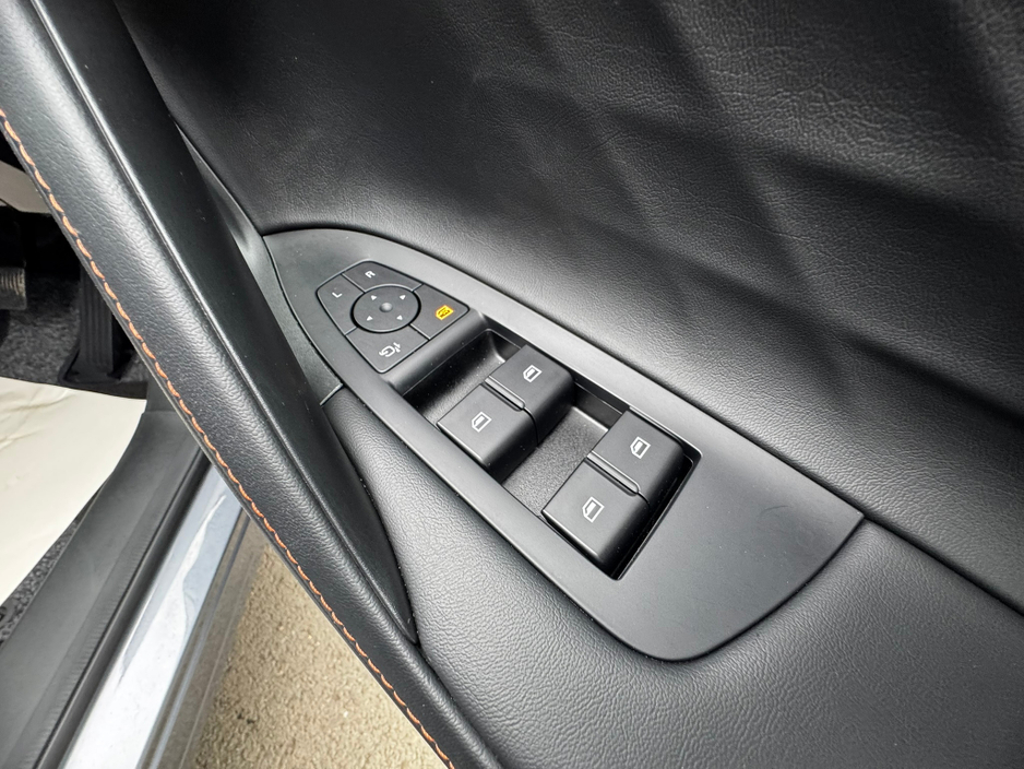 2025 MG HS - image 17