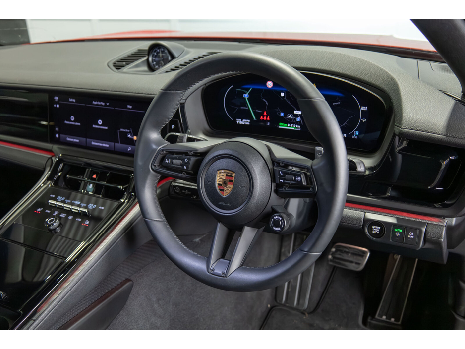 2025 Porsche Panamera - image 9