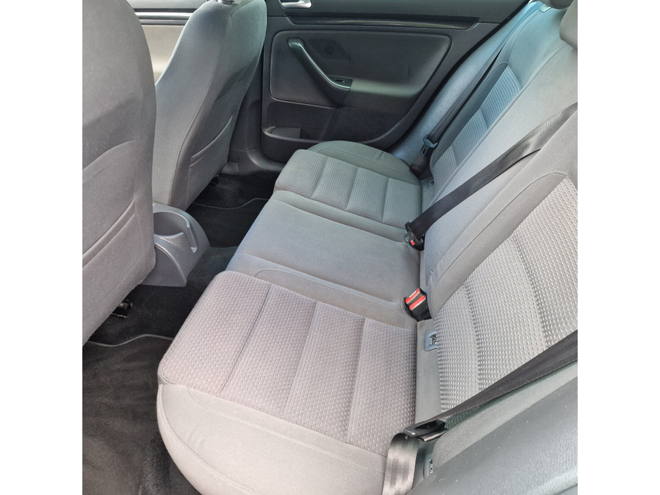 2008 Volkswagen Golf - image 13