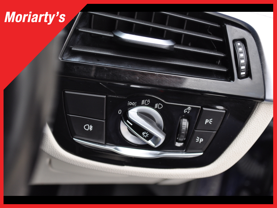 2018 BMW 5 Series - image 11