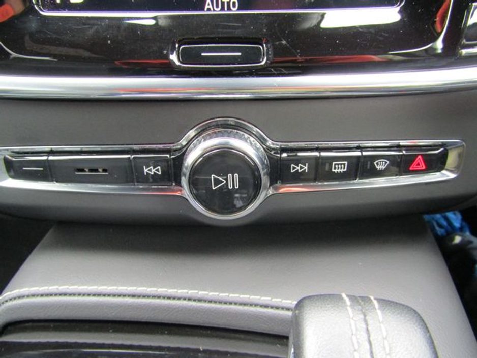 2021 Volvo S90 - image 40