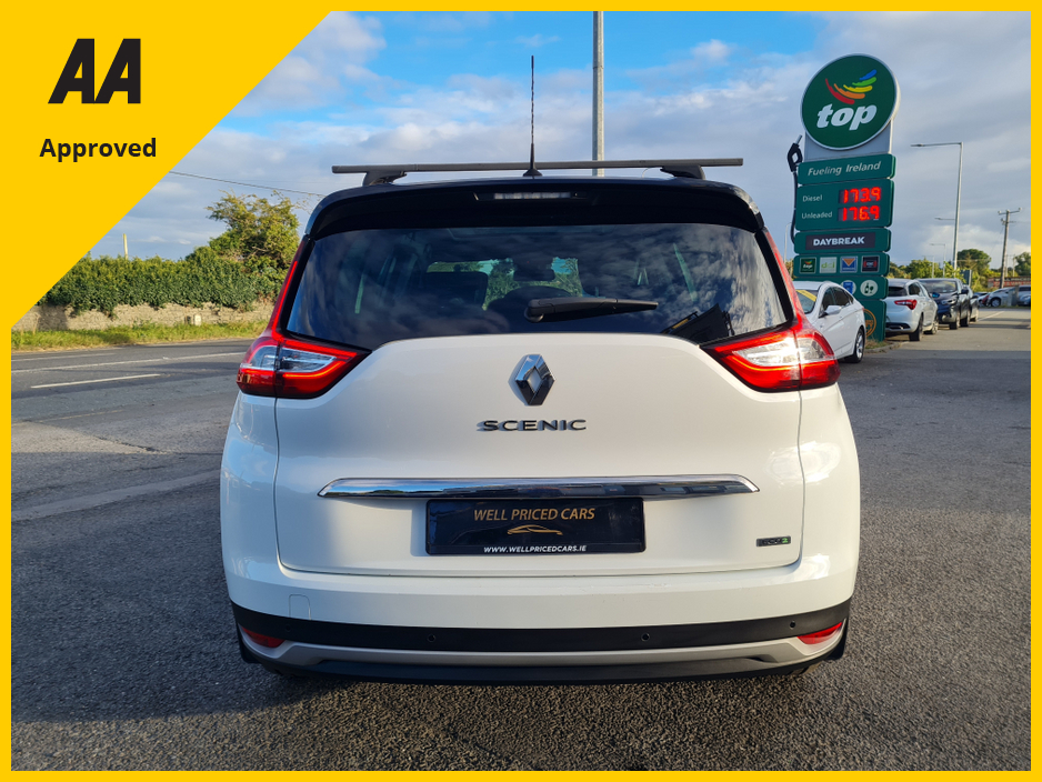 2017 Renault Grand Scenic - image 13