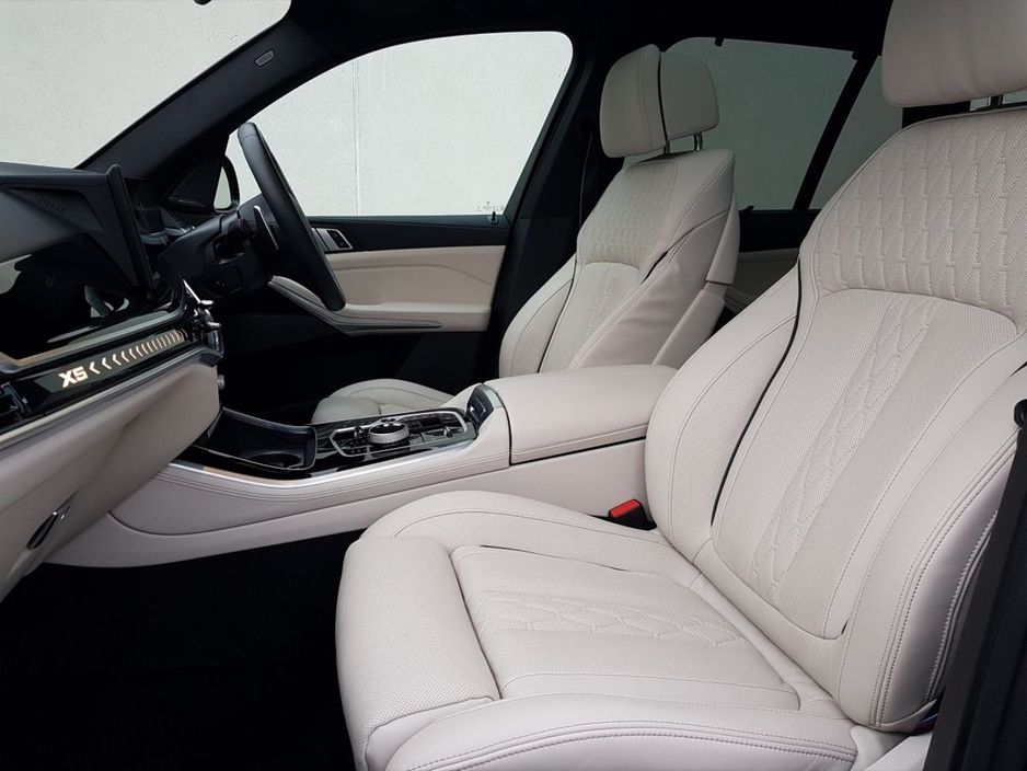 2025 BMW X5 xDrive50e M Sport