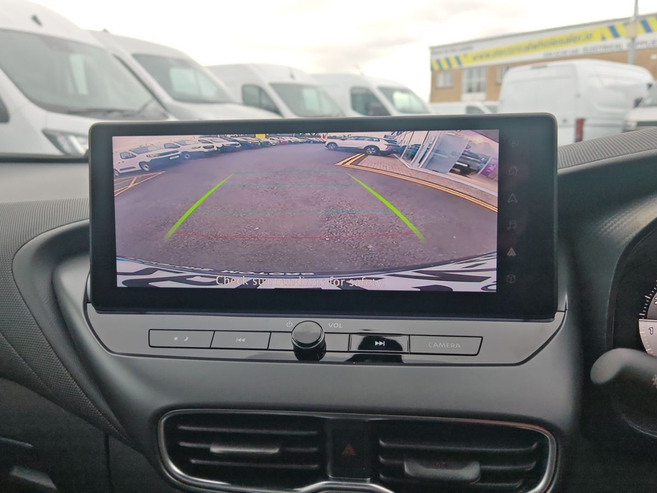 2026 Nissan Juke - image 12