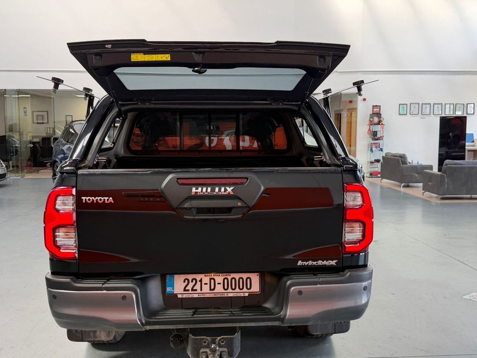 2022 Toyota Hilux - image 7