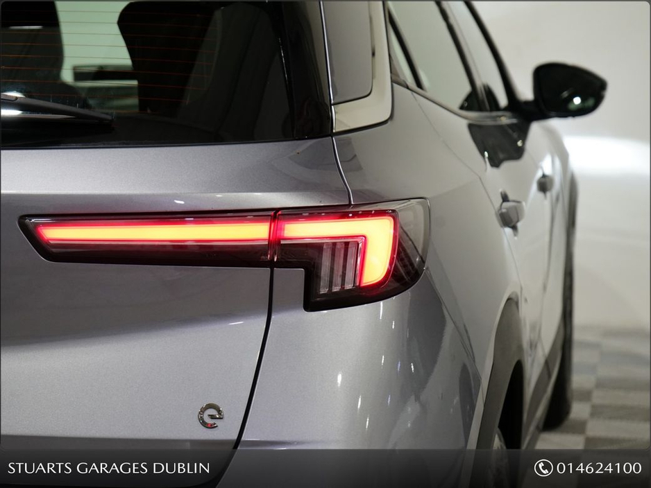 2023 Opel Mokka E EliteELECTRIC AND HEATED MIRRORS, KEYLESS ENTRY AND START, LED HEADLIGHTS, REVERSING CAMERA AND PARKING SENSORS, LEATHER UPHOLSTERY, €19,945