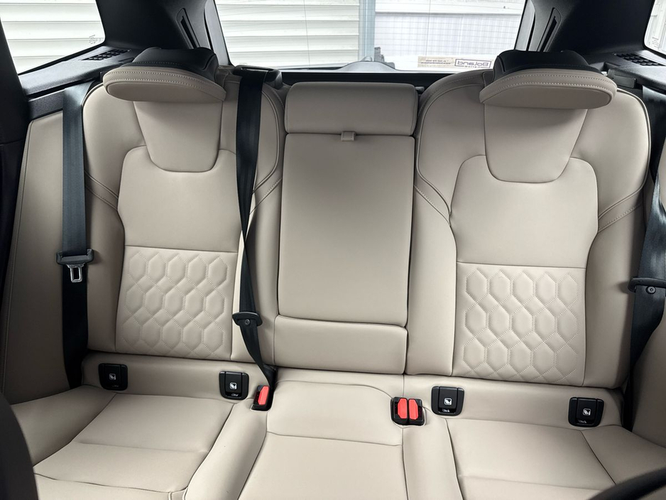 2026 Volvo XC60 - image 28