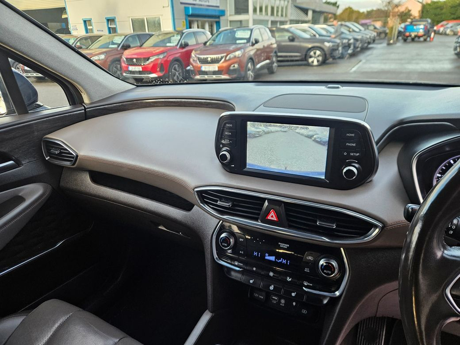 2019 Hyundai Santa Fe 4WD Executive Plus 5DR €27,990