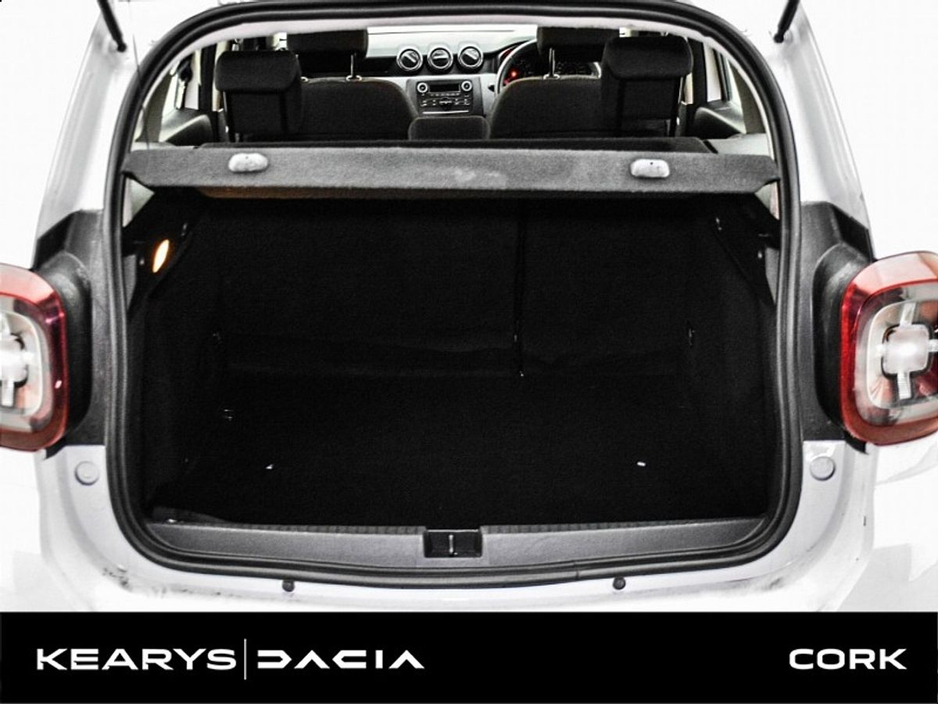 2019 Dacia Duster - image 8