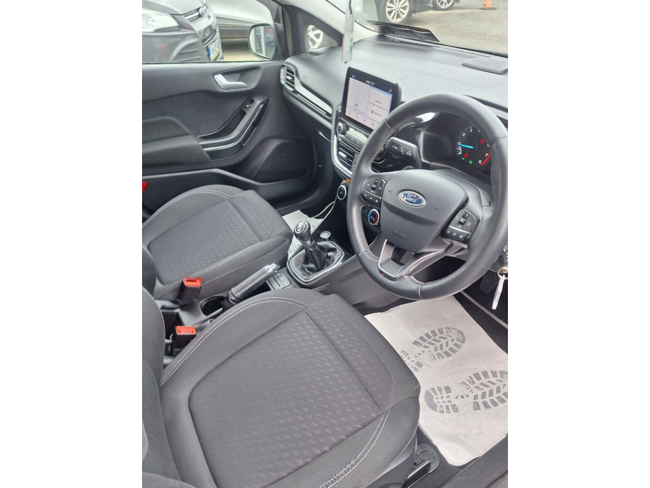 2019 Ford Fiesta - image 5