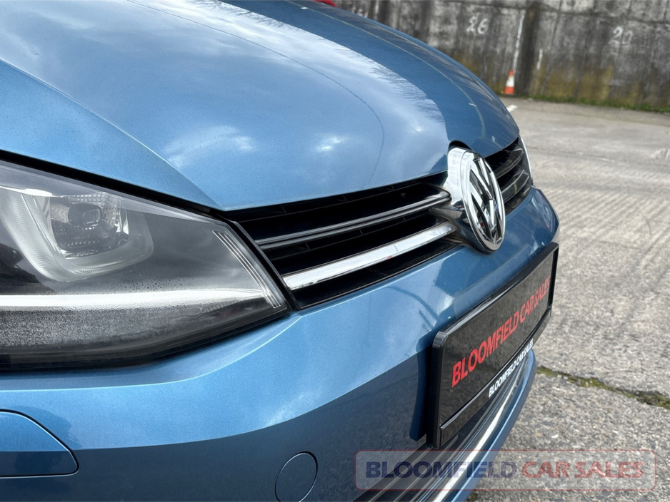 2015 Volkswagen Golf - image 31