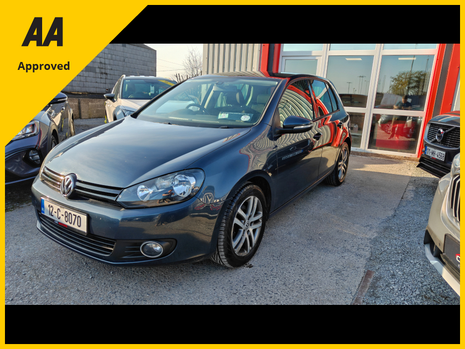 2012 Volkswagen Golf - image 5