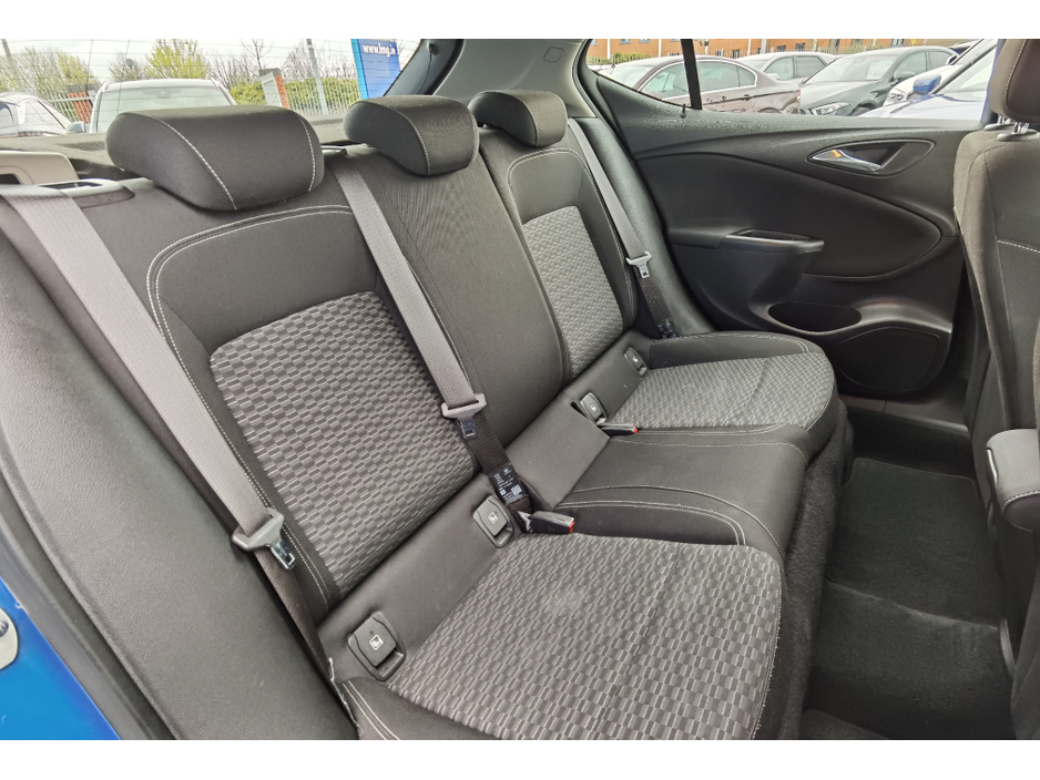 2018 Opel Astra - image 10