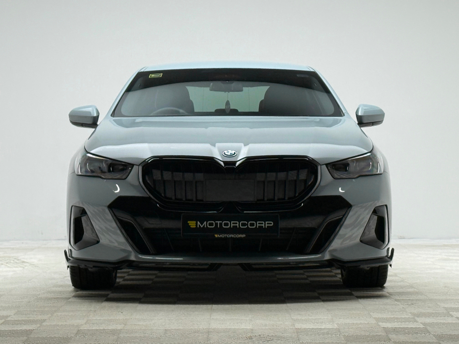 2025 BMW 5 Series 530E M SPORT €71,990