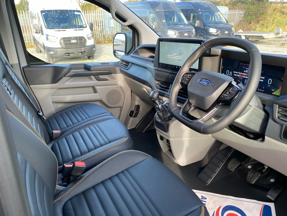 2026 Ford Transit Custom - image 8