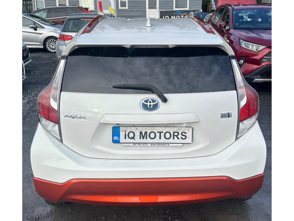 2017 Toyota Aqua - image 9