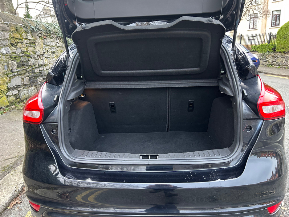 2017 Ford Focus - image 7