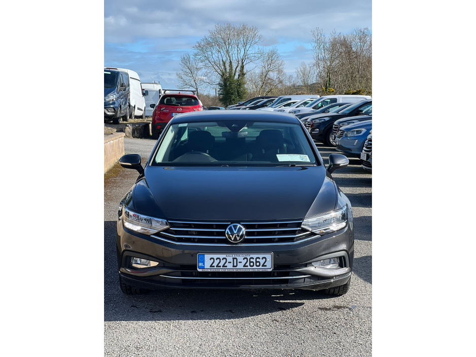 2022 Volkswagen Passat - image 12