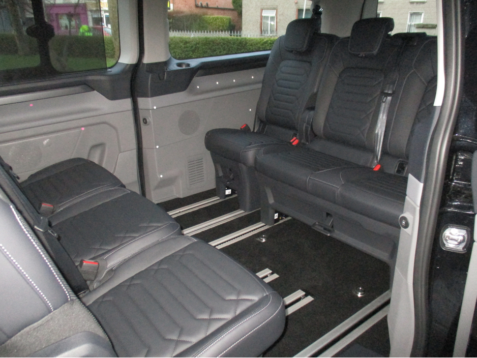 2026 Ford Tourneo Custom TITANIUM 2.5 PHEV 9 SEATER