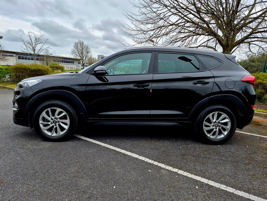 2017 Hyundai Tucson - image 10