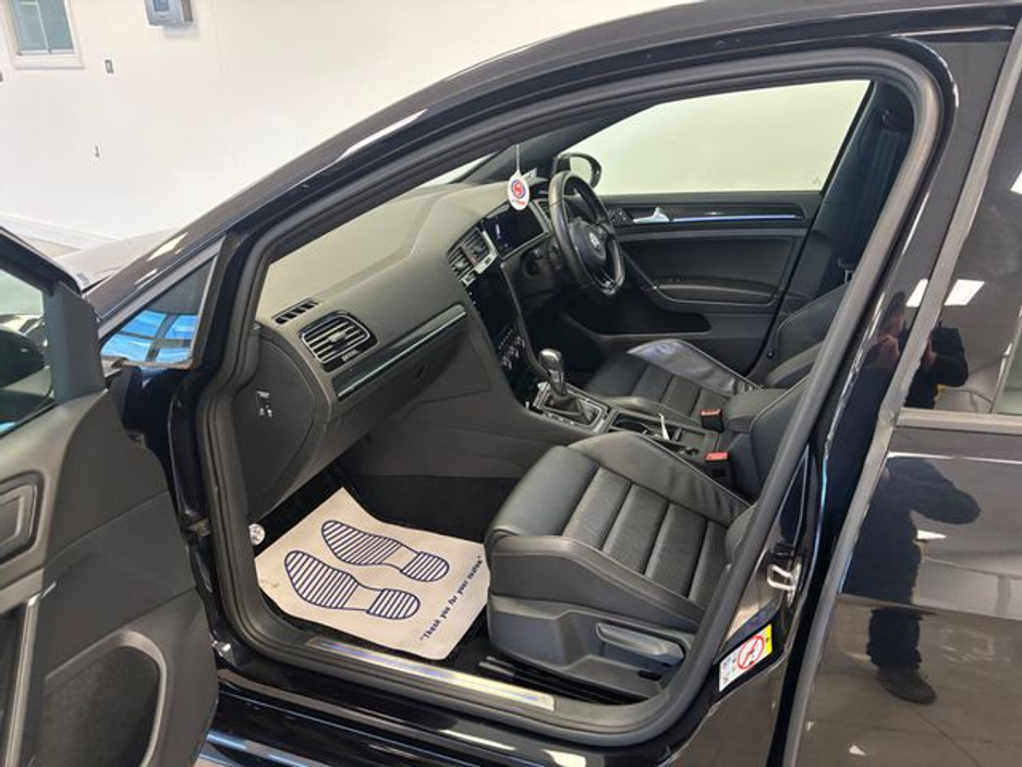 2017 Volkswagen Golf R 2.0 TSI 5DR 310HP 4M R DSG €28,495