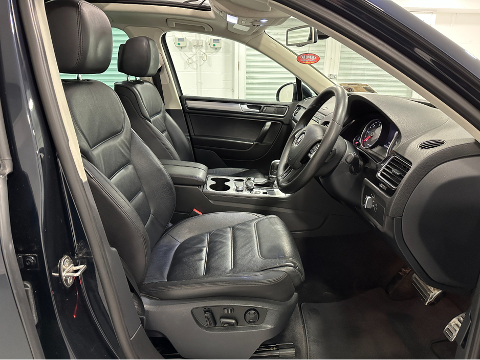 2015 Volkswagen Touareg CV 3.0 TDI 262BHP V6 5DR AUTO VW/AUDI SPECIALISTS WWW.DENISDARCYCARS.IE €20,950