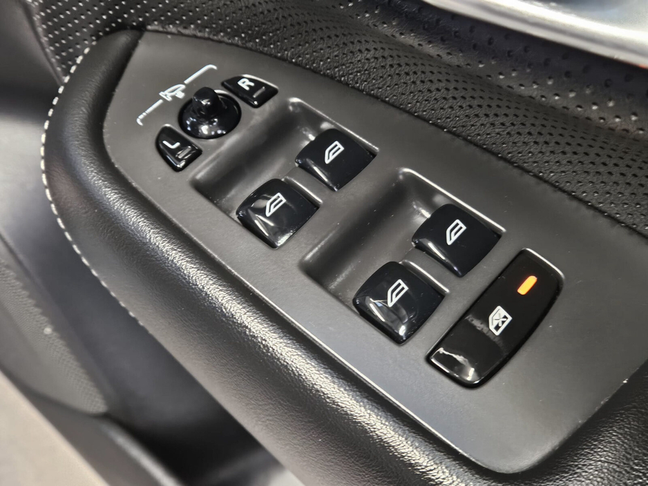 2018 Volvo XC90 - image 10