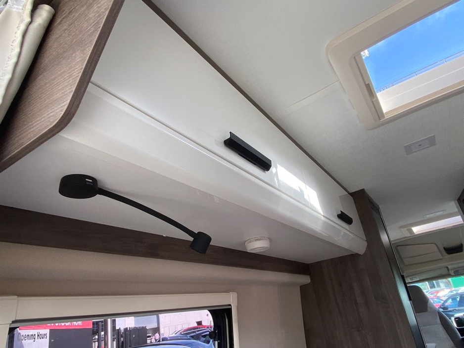 2026 Ford Transit Custom - image 21