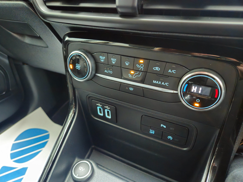 2020 Ford Ecosport - image 19