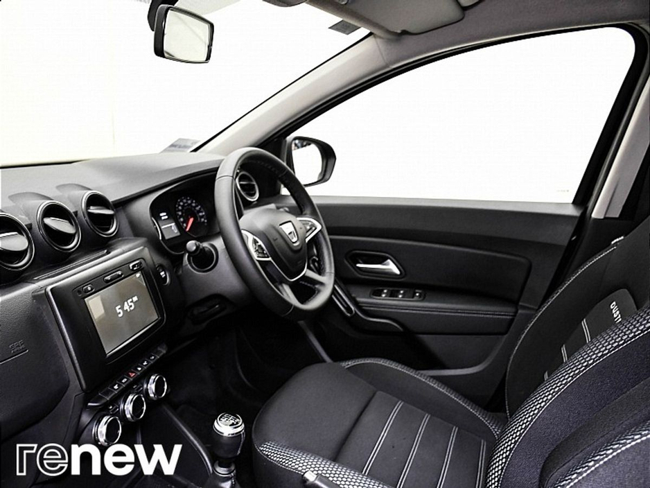 2022 Dacia Duster - image 5
